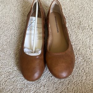 NWT Woman’s brown ballet flats
